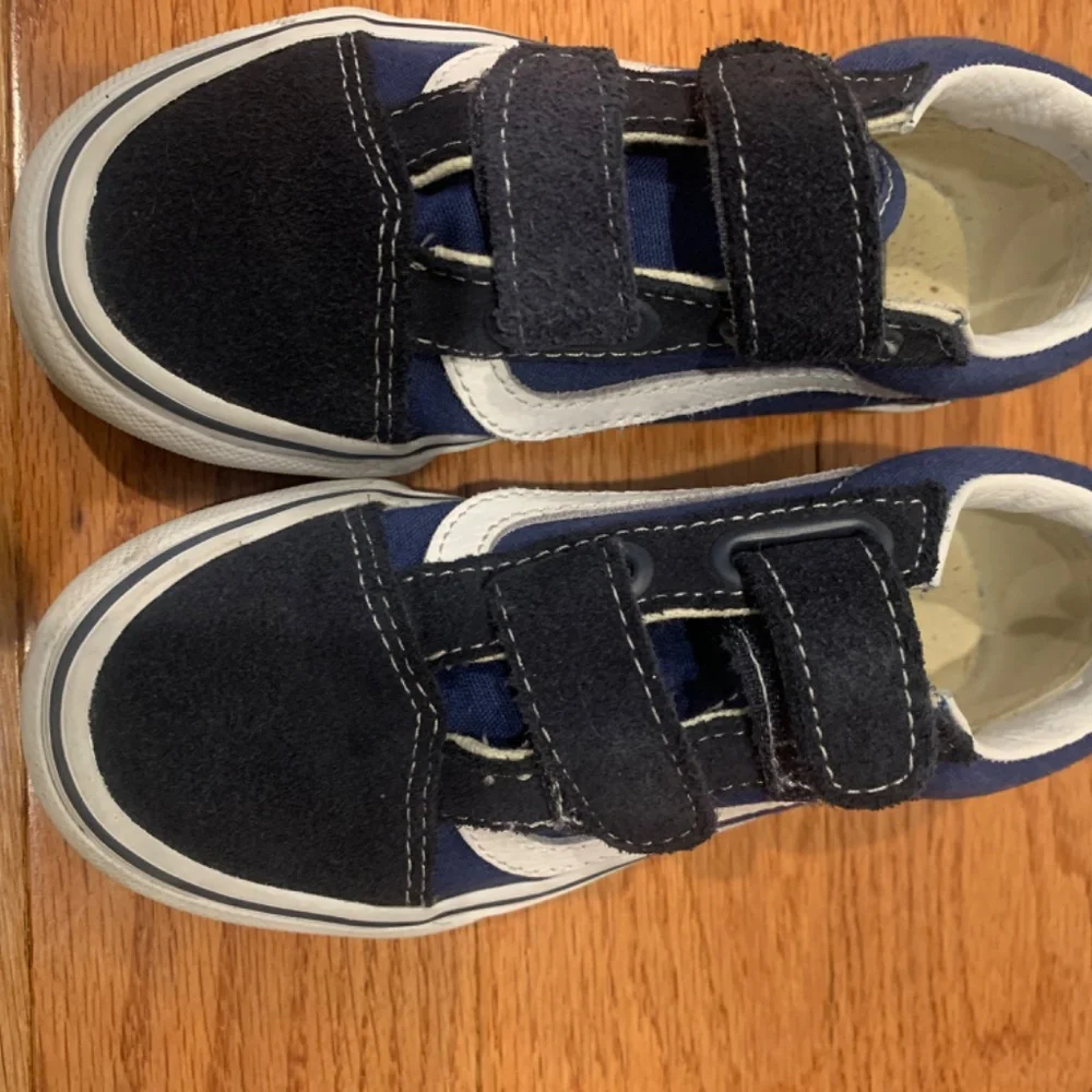 Blue Converse - Picture 4 of 4
